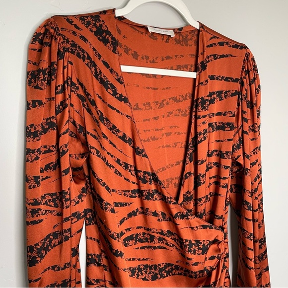 Anine Bing‎ Silk Wrap Penelope Dress XS Tiger Stripe Orange Long Sleeve Stars - Picture 8 of 16